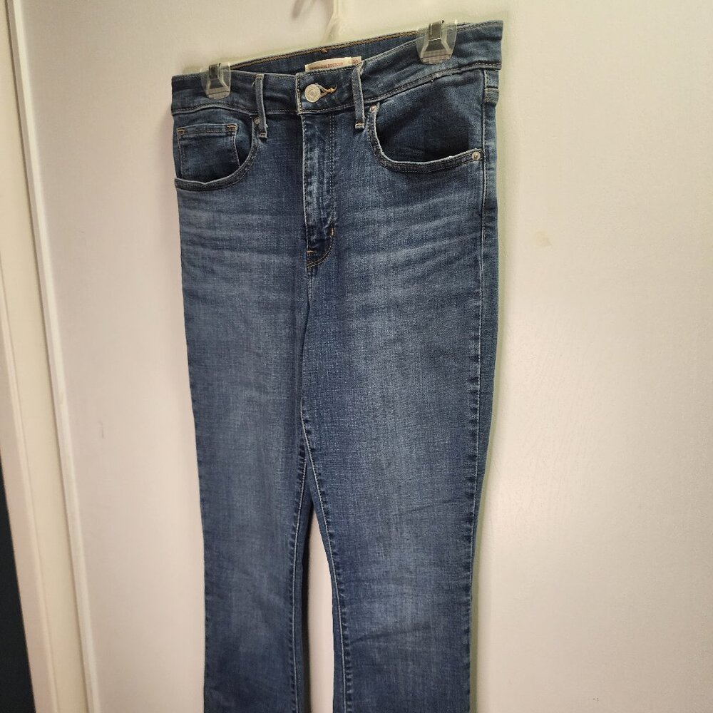 Blue High-Rise Bootcut Levi Jeans - Size 30